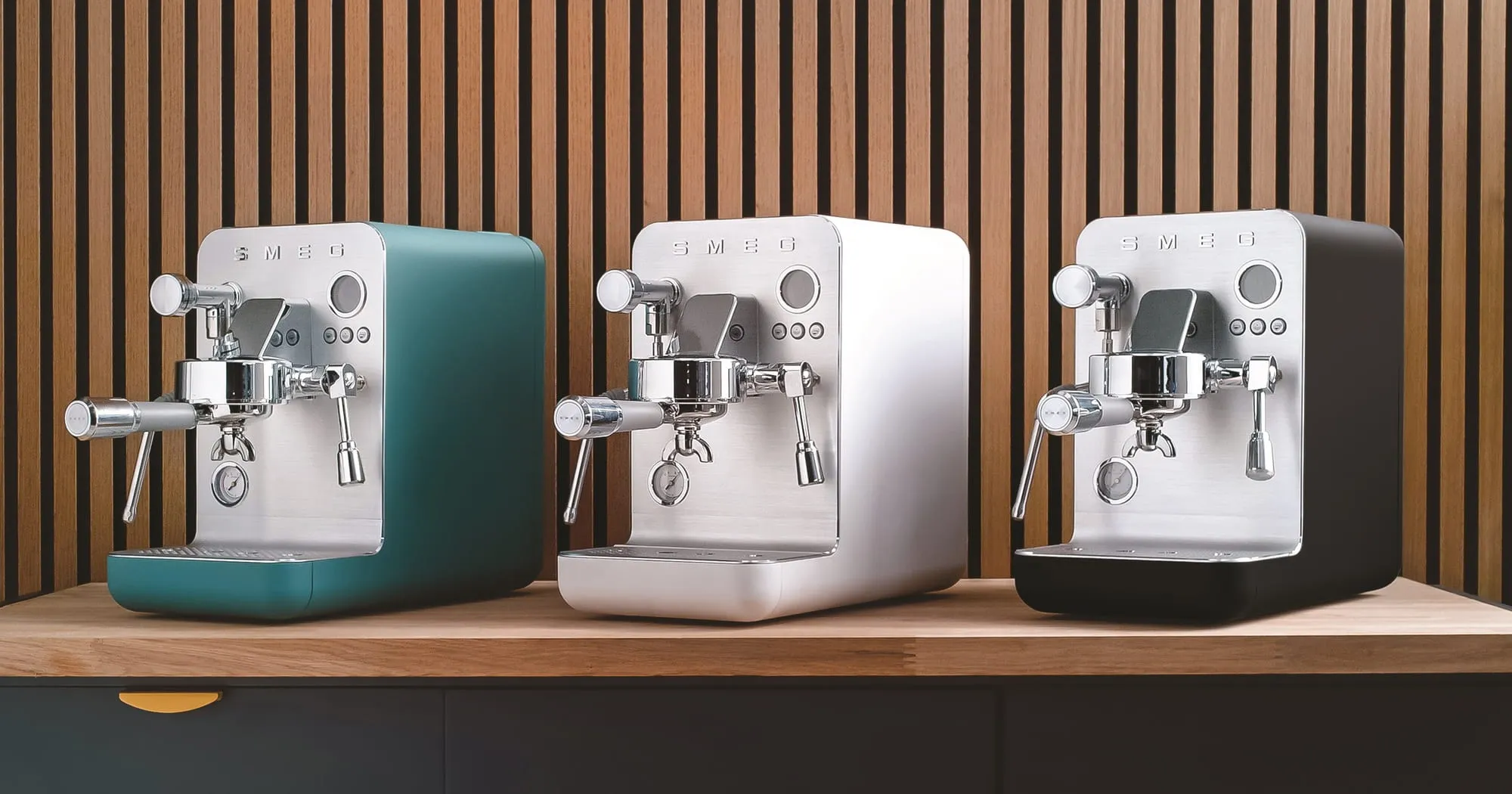 Кавомашина SMEG EMC02BLMEU (Black Matte) (EU)