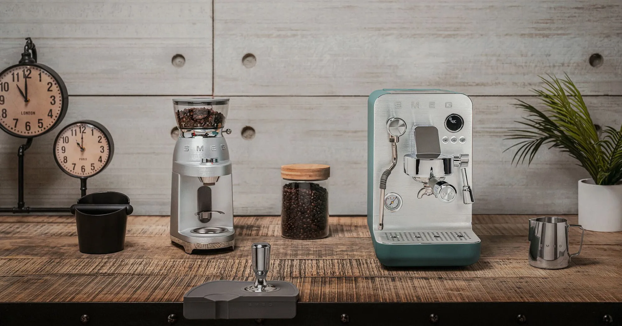 Кавомашина SMEG EMC02BLMEU (Black Matte) (EU)