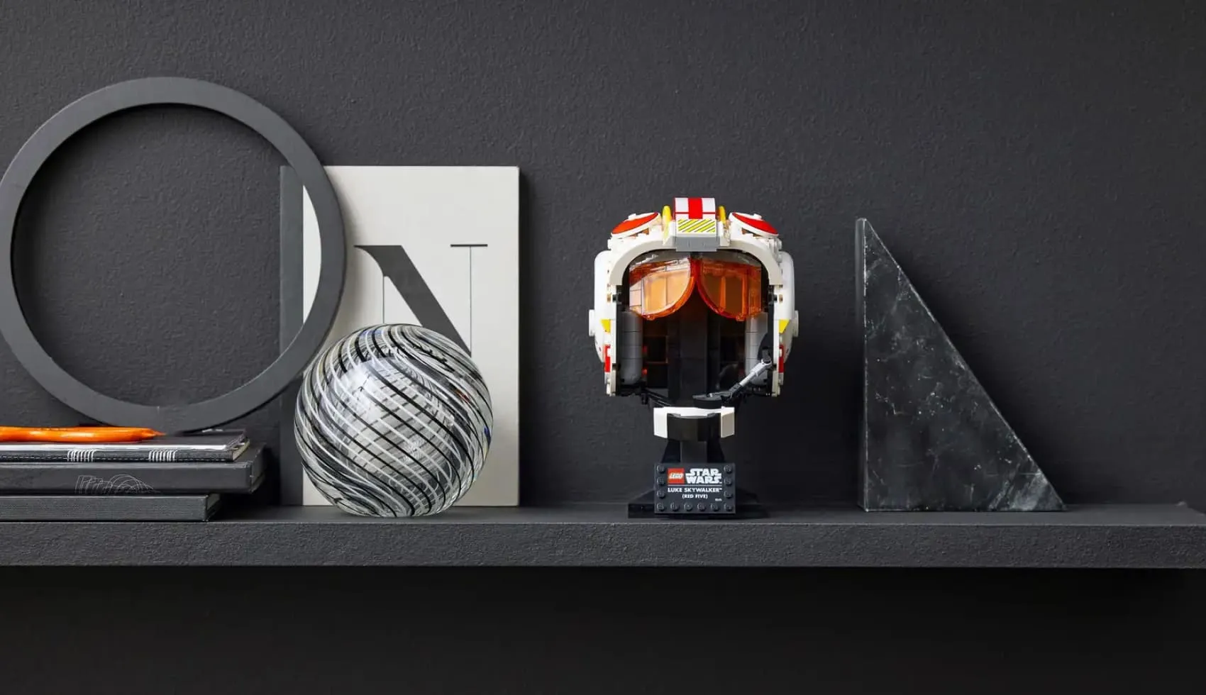 Конструктор LEGO Star Wars Luke Skywalke (Red Five) Helmet (75327)