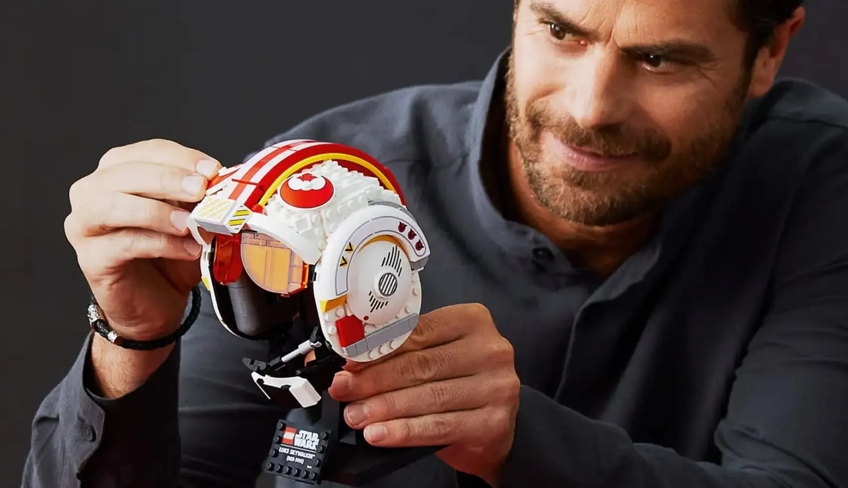 Конструктор LEGO Star Wars Luke Skywalke (Red Five) Helmet (75327)