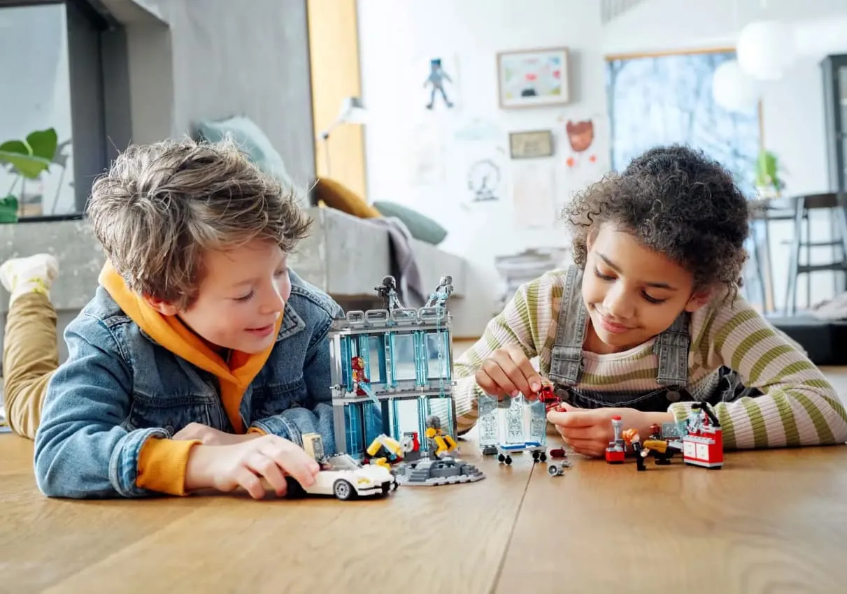 Конструктор LEGO Marvel Iron Man Armory (76216)