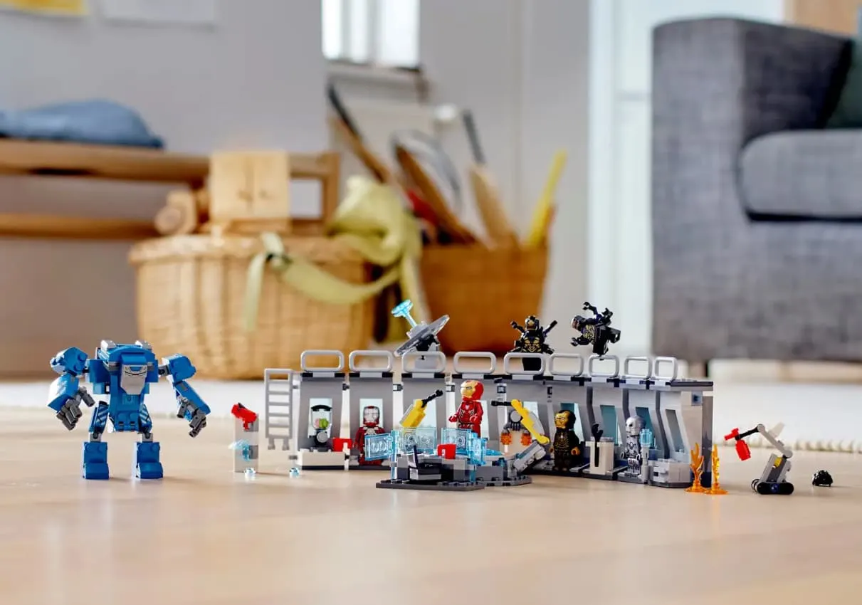 Конструктор LEGO Marvel Iron Man Hall of Armor (76125)
