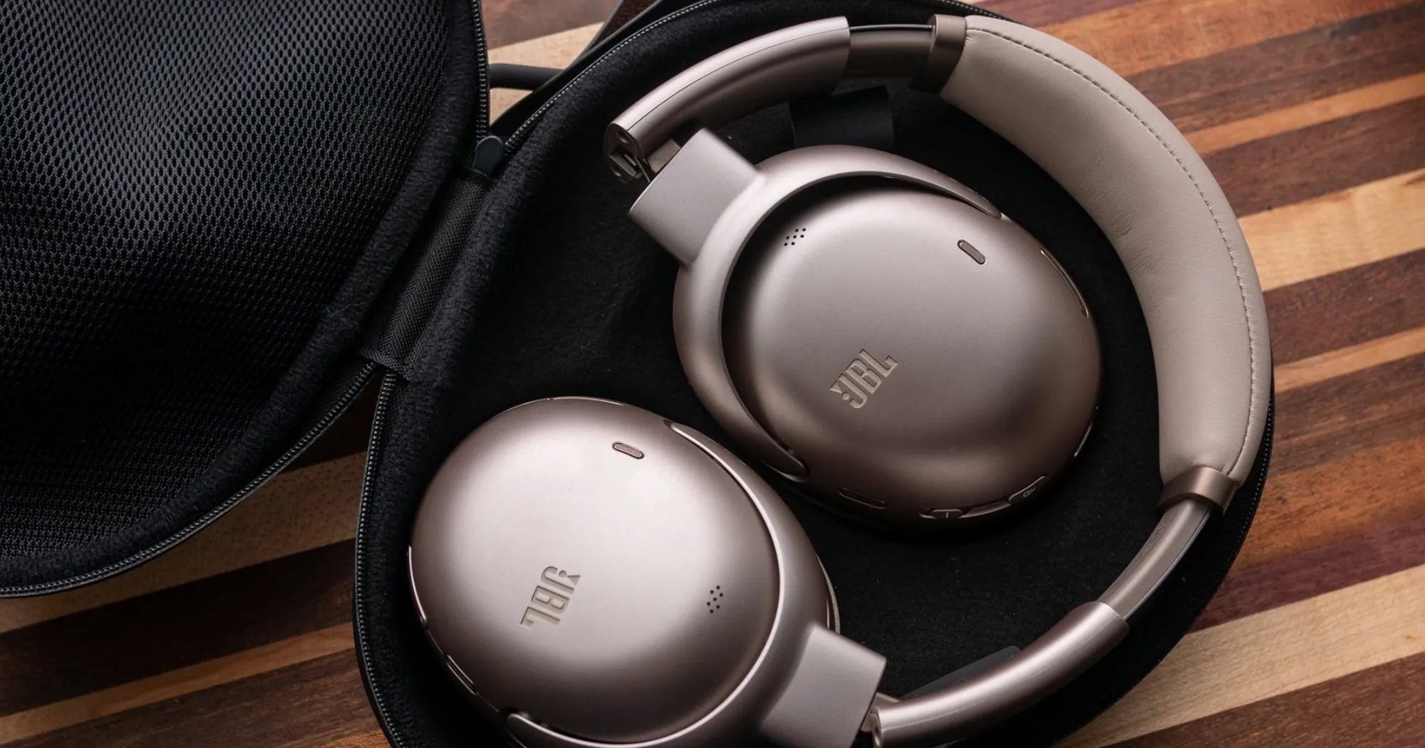 Навушники JBL Tour One M3 (Latte)
