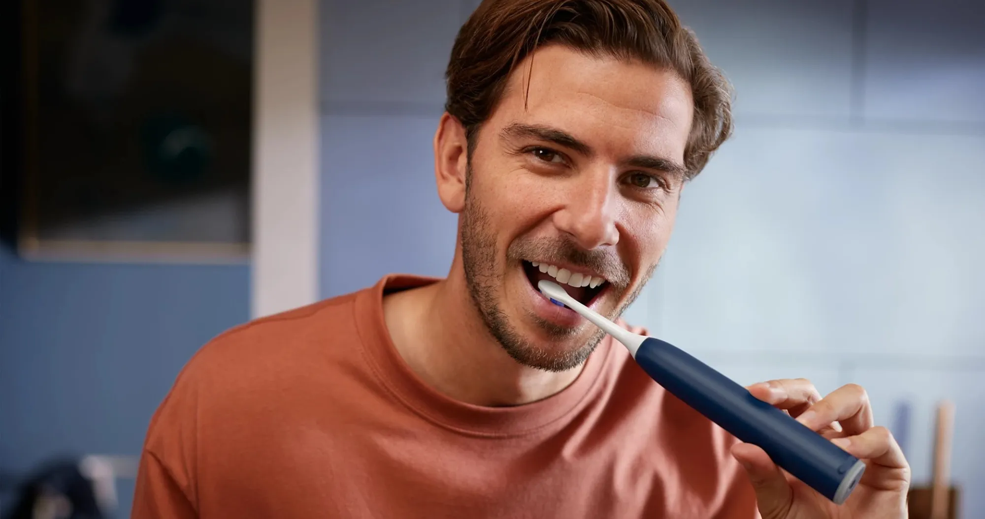 Зубная электрощетка Philips Sonicare Series 6100 (White)