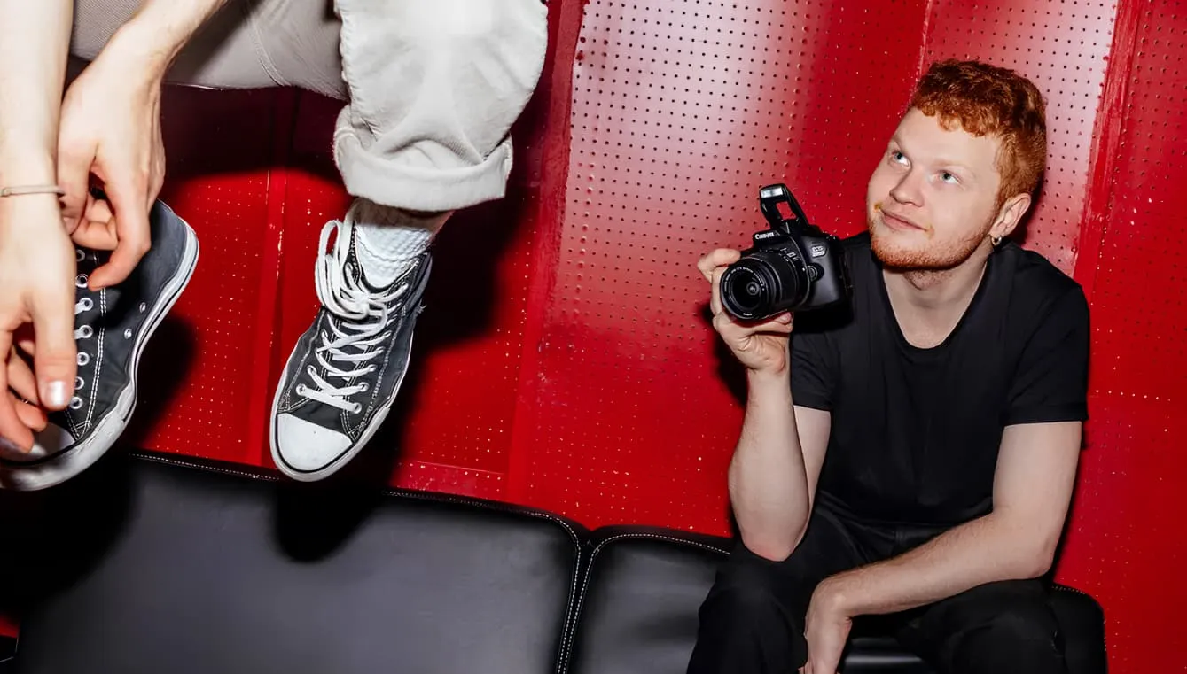 Цифровий фотоапарат Canon EOS 2000D Kit EF-S 18-55mm IS II (2728C008) (Standard)