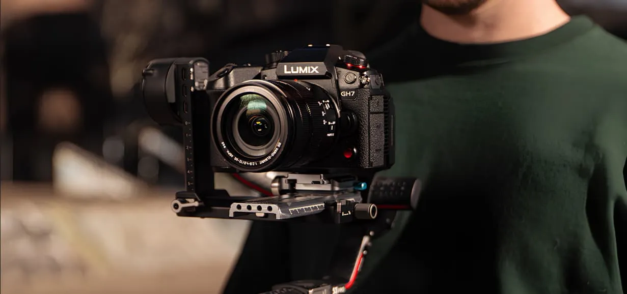 Цифровий фотоапарат Panasonic Lumix DC-GH7 Body (DC-GH7E) (Standard)