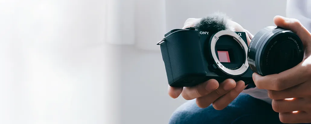 Цифровий фотоапарат Sony ZV-E10 Kit 16-50mm (Black) (ILCZVE10LB.CEC) (Standard)