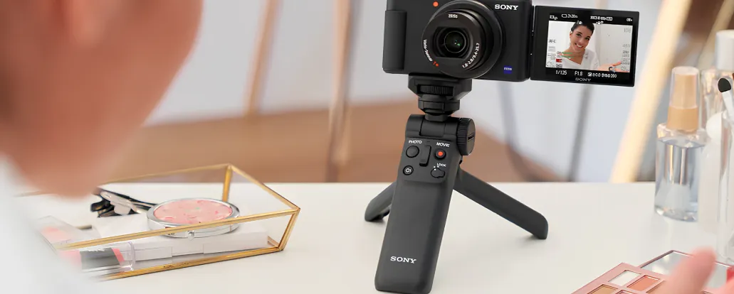 Цифровой фотоаппарат Sony ZV-1 Camera for Content and Vloggers (Black) (ZV1B.CE3) (Standard)