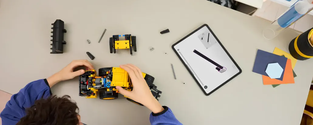 Конструктор LEGO Technic Колісний навантажувач Volvo L120 Electric (42209)