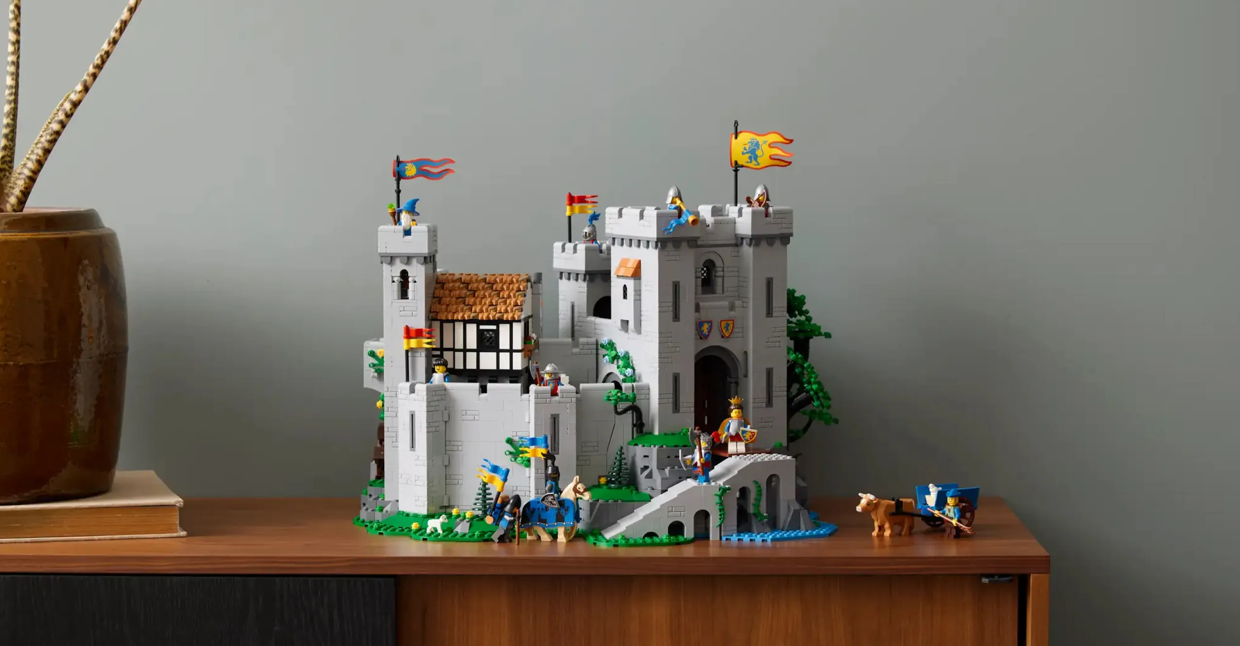 Конструктор LEGO Icons Lion Knights' Castle (10305)