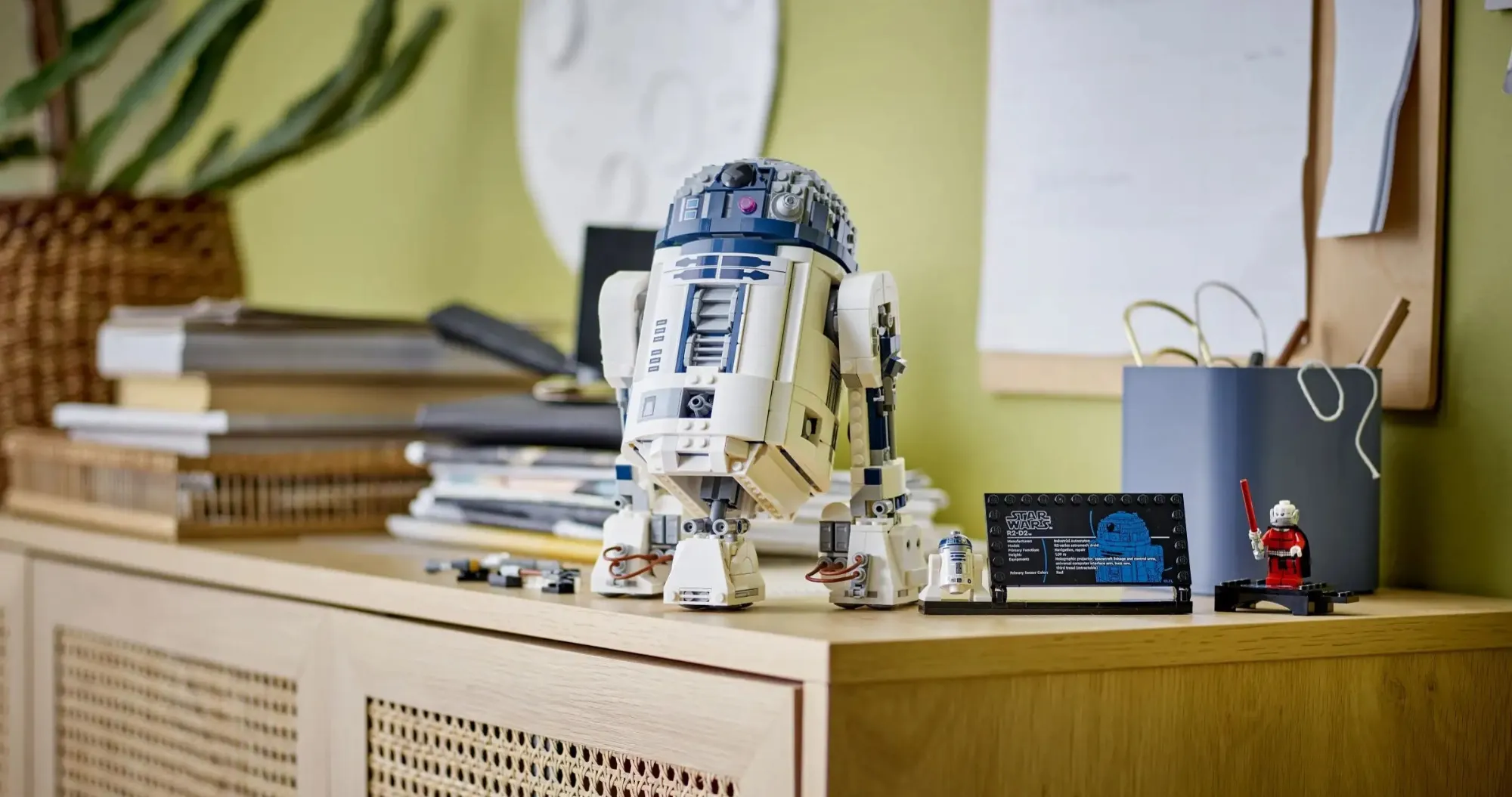 Конструктор LEGO Star Wars R2-D2 (75379)