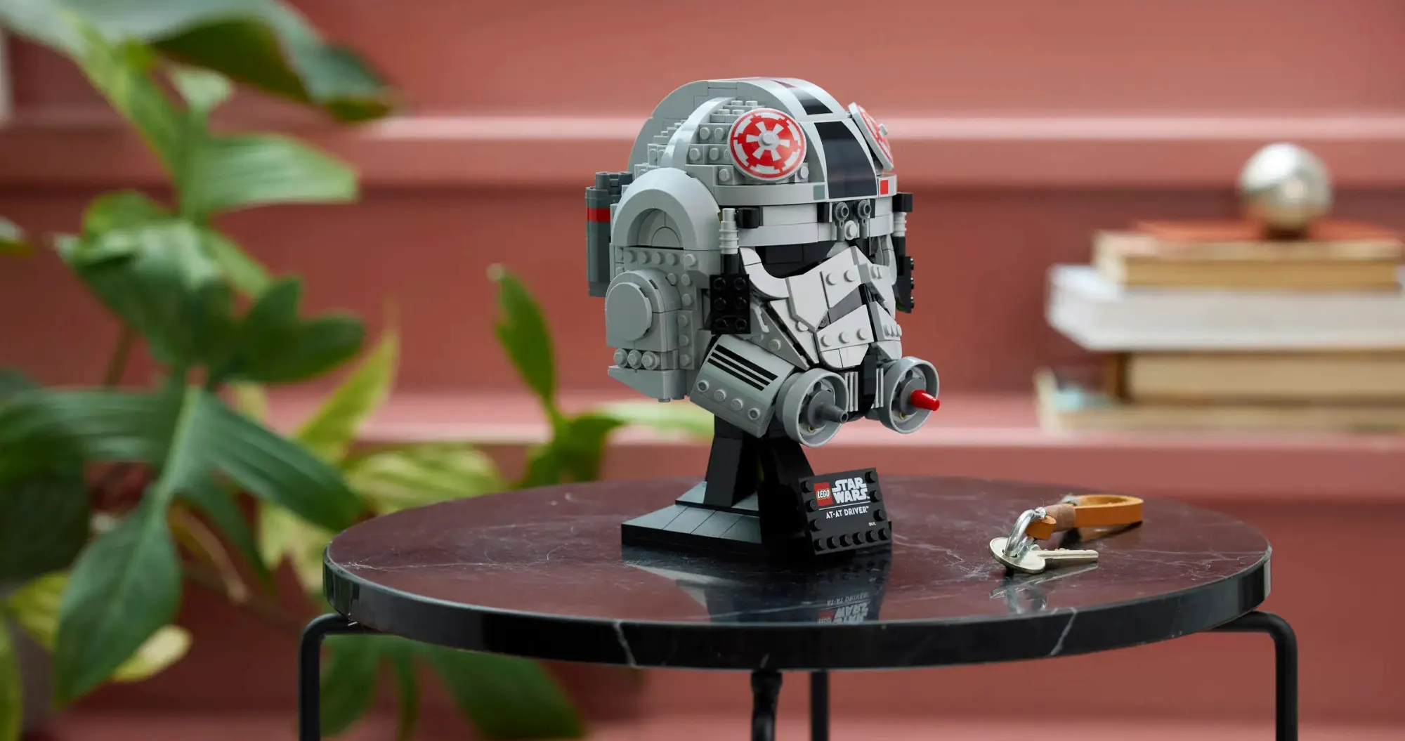 Конструктор LEGO Star Wars AT-AT Driver Helmet (75429)