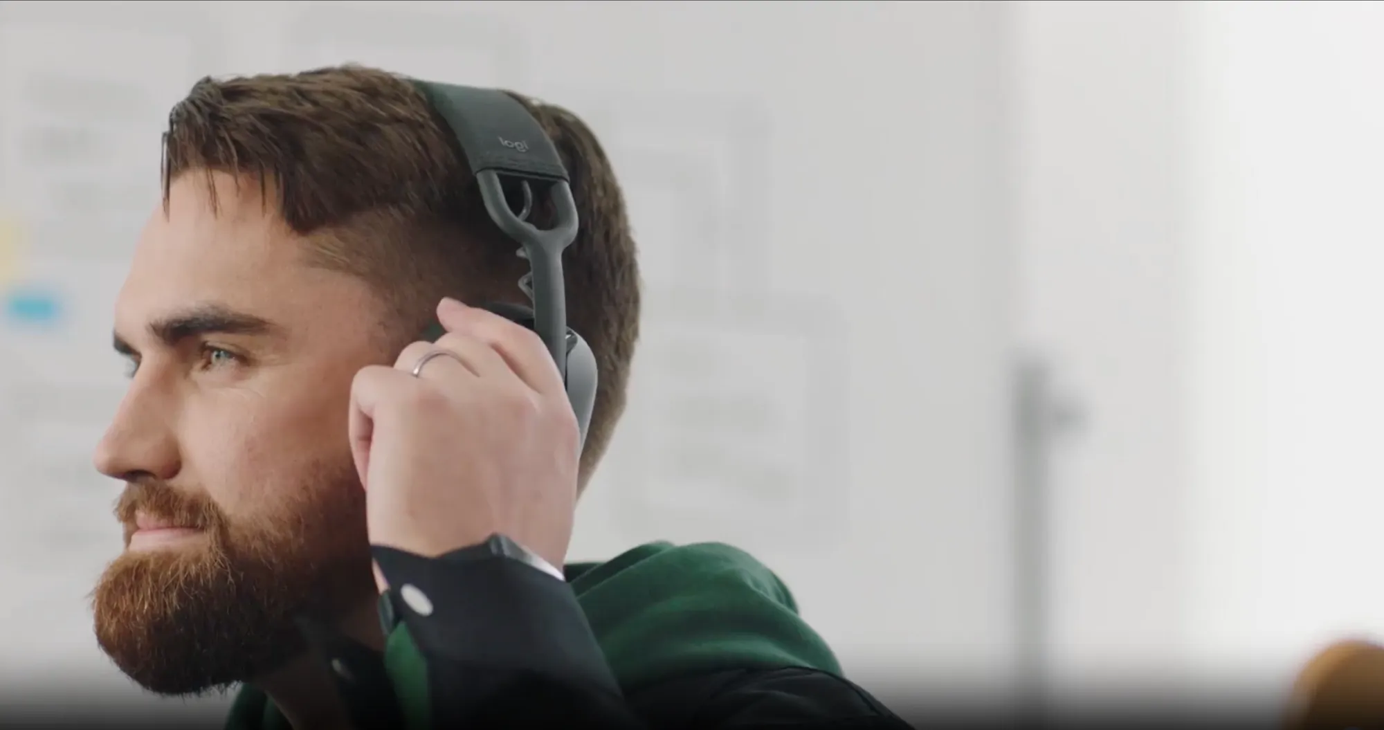 Гарнітура Logitech Zone Vibe 100 Wireless (Rose) (UA)