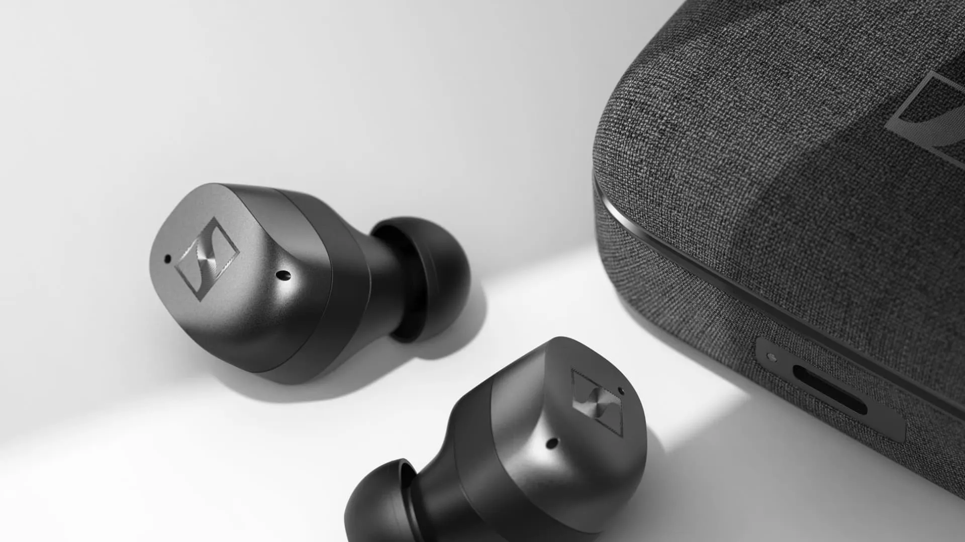 Навушники Sennheiser MOMENTUM TRUE WIRELESS 4 (Black Graphite) (700365)