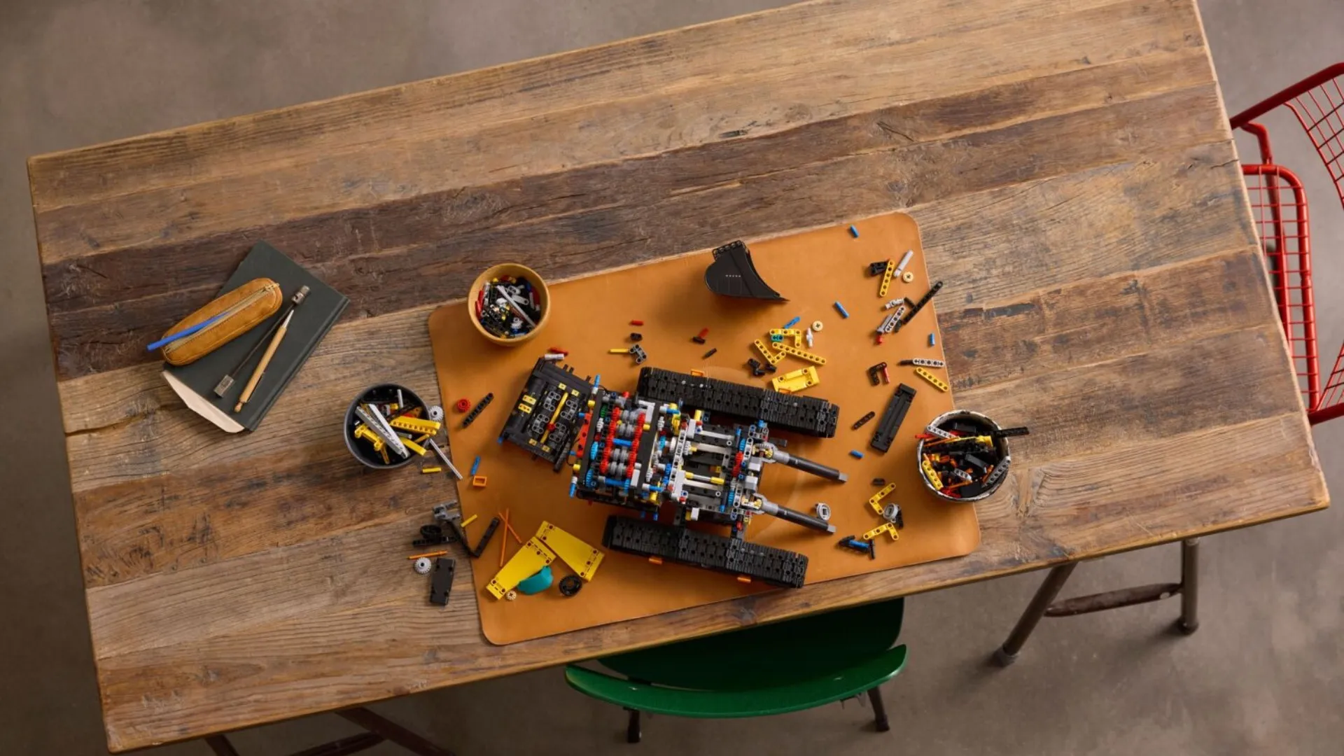 Конструктор LEGO Technic Volvo EC500 Hybrid Excavator (42215)