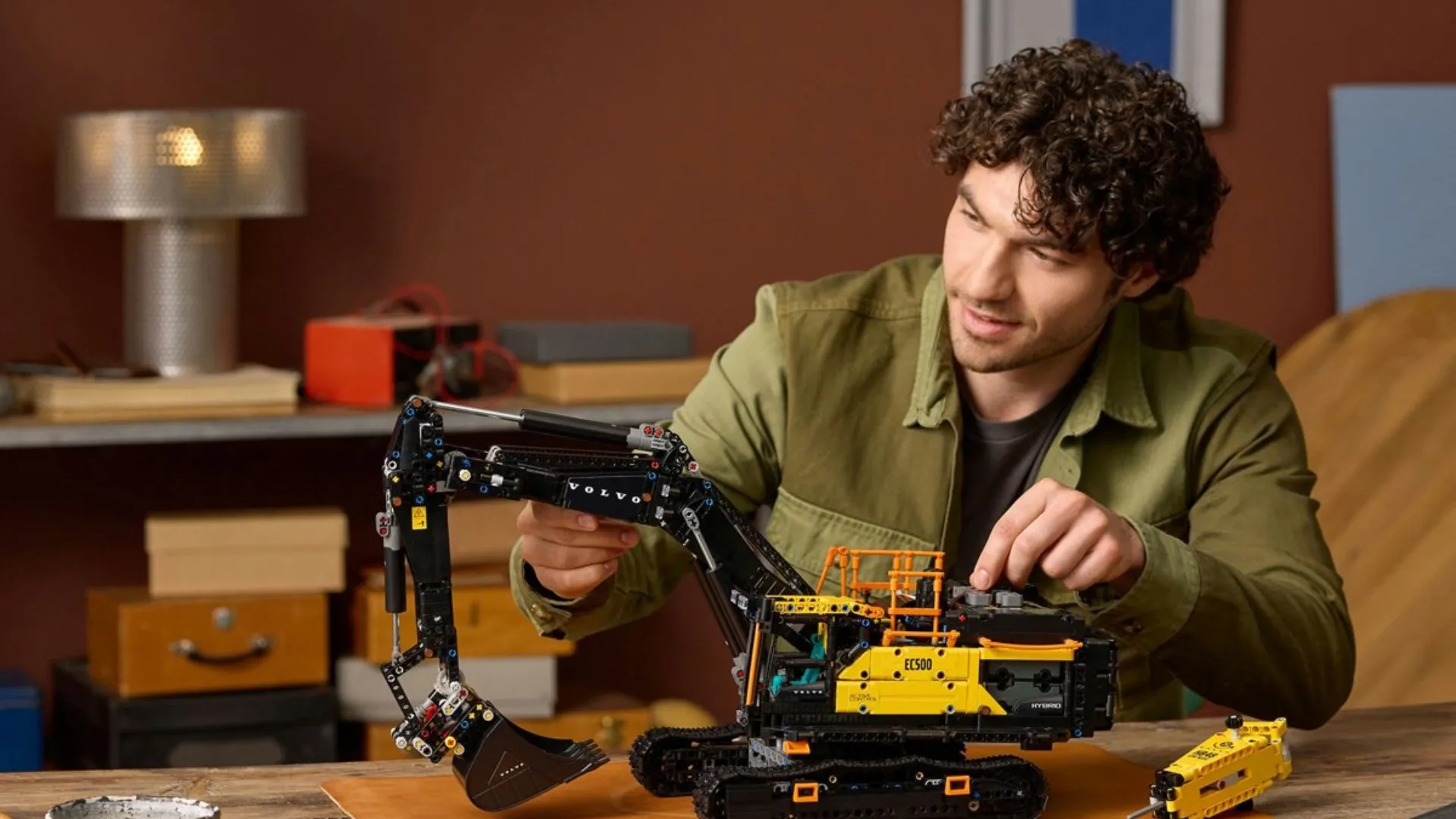 Конструктор LEGO Technic Volvo EC500 Hybrid Excavator (42215)