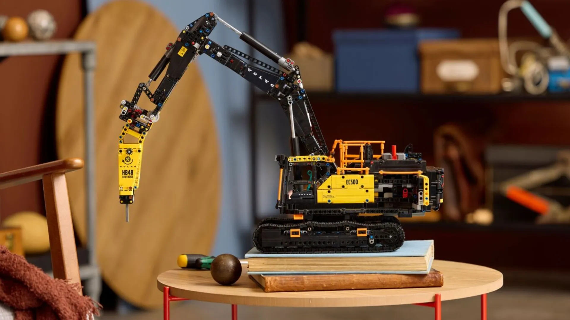 Конструктор LEGO Technic Volvo EC500 Hybrid Excavator (42215)