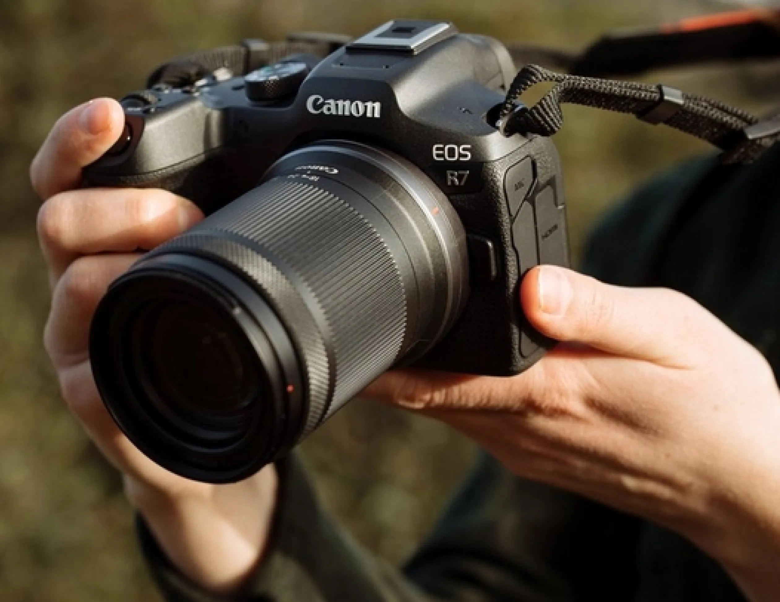 Цифровий фотоапарат Canon EOS R7 kit RF-S 18-150 IS STM (Black) (5137C015) (Standard)