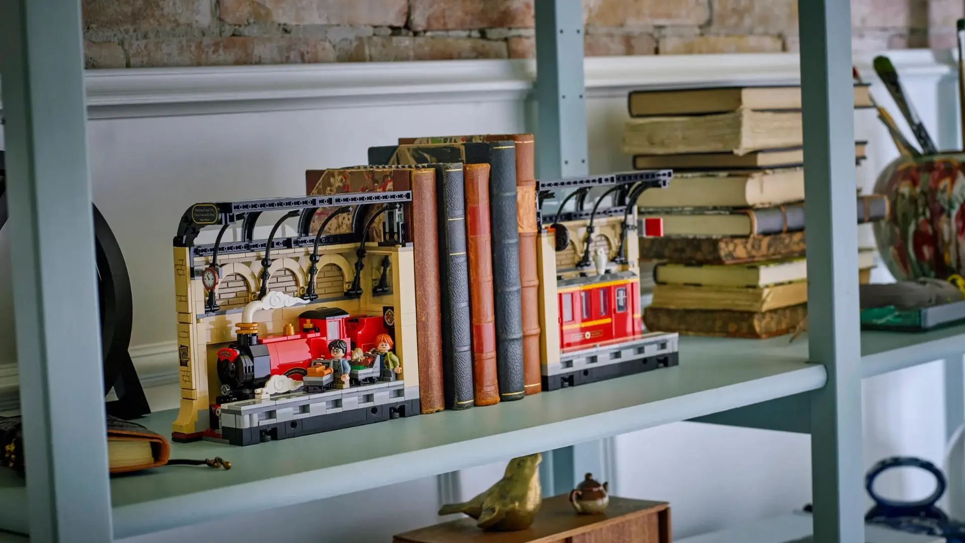 Конструктор LEGO Harry Potter Book Nook: Hogwarts Express (76450)