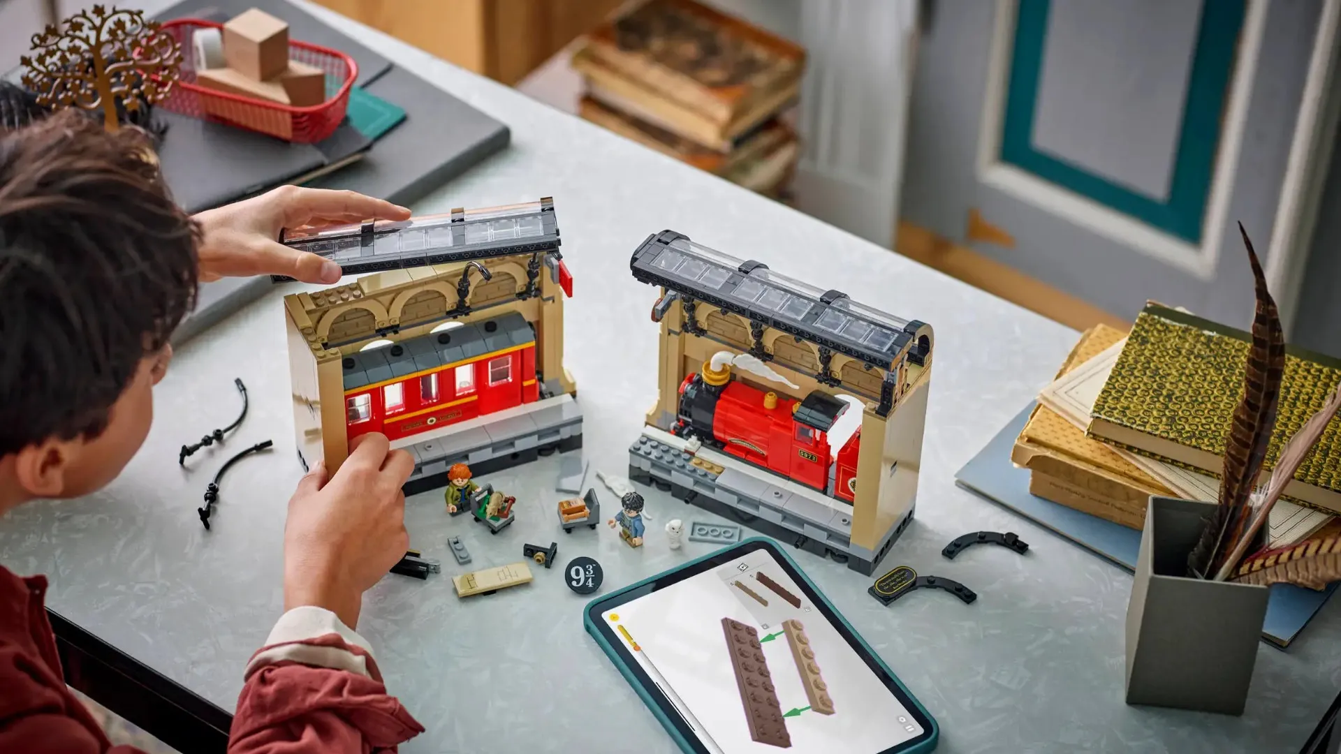 Конструктор LEGO Harry Potter Book Nook: Hogwarts Express (76450)