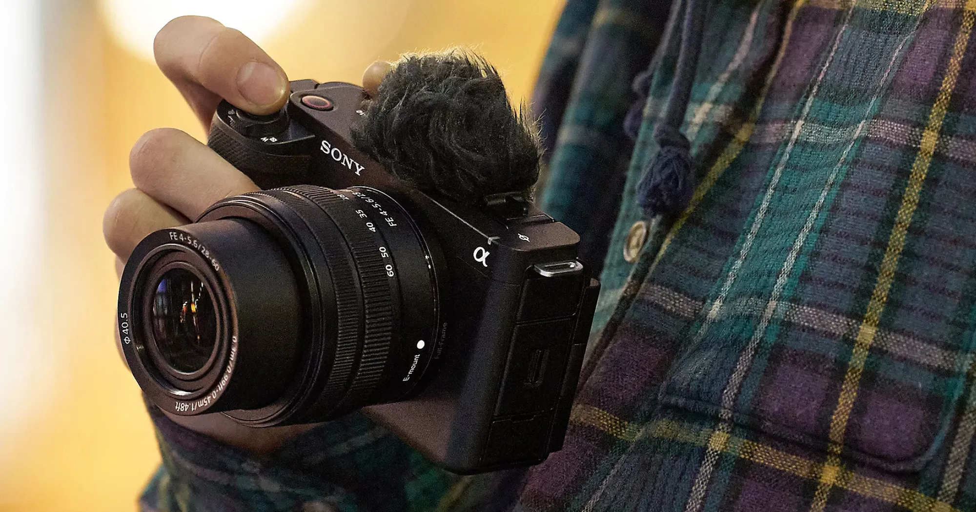 Цифровой фотоаппарат Sony ZV-E1 Kit 28-60mm (Black) (ZVE1LB.CEC) (Standard)
