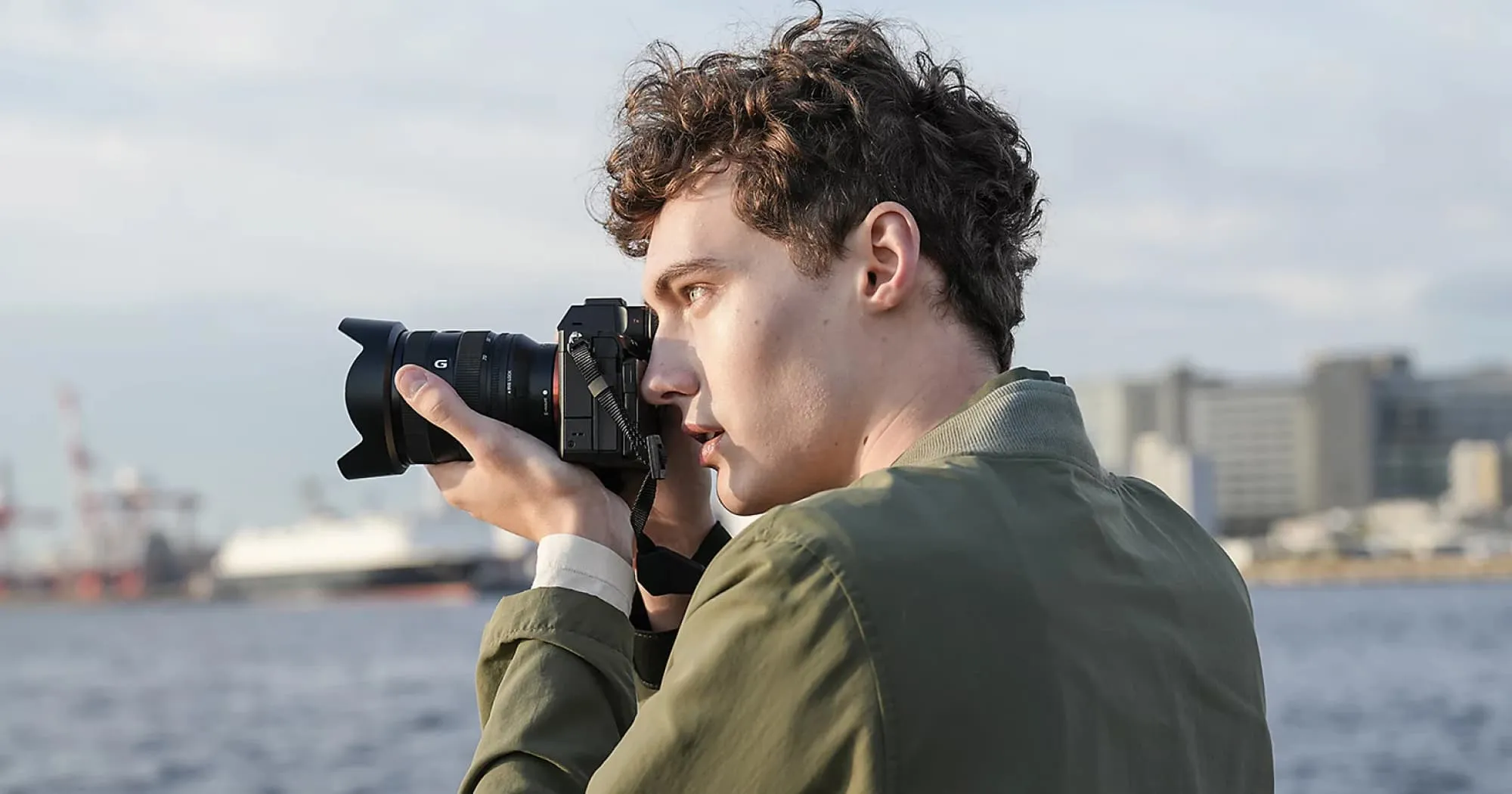 Универсальный объектив Sony FE 20-70mm f/4 G (SEL2070G.SYX) (Standard)