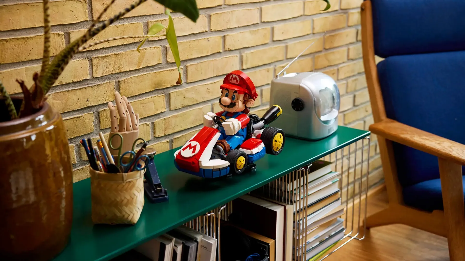 Конструктор LEGO Super Mario Kart Mario & Standard Kart (72037)