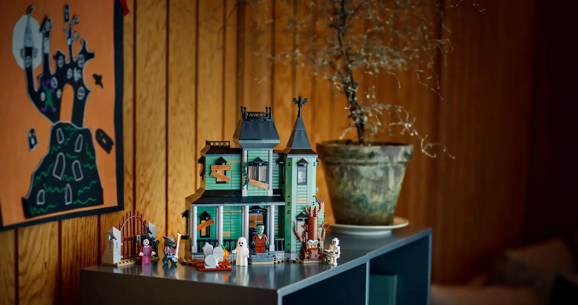 Конструктор LEGO Creator Haunted Mansion (31167)