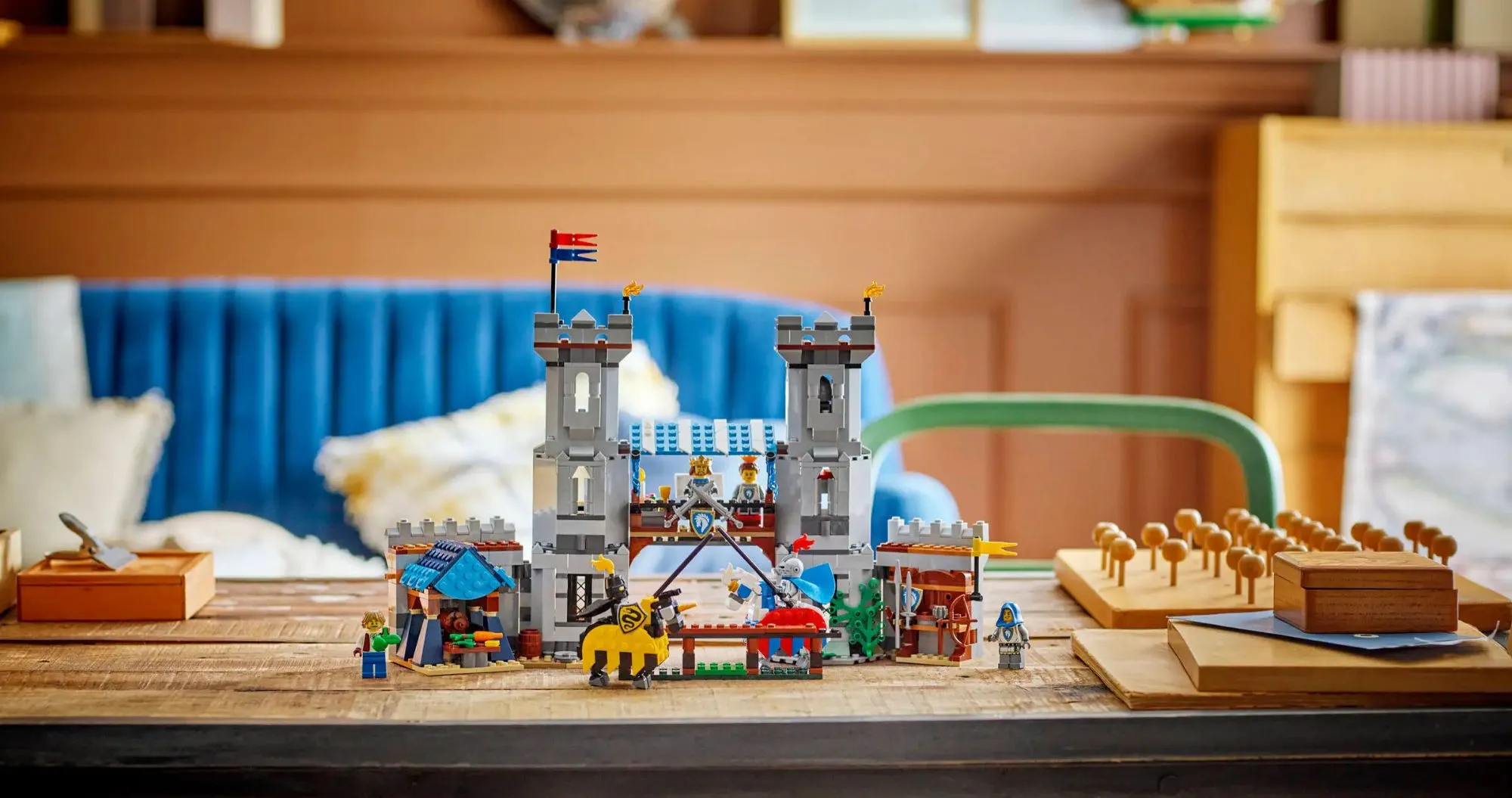 Конструктор LEGO Creator Середньовічний замок із лицарем на коні (31168)