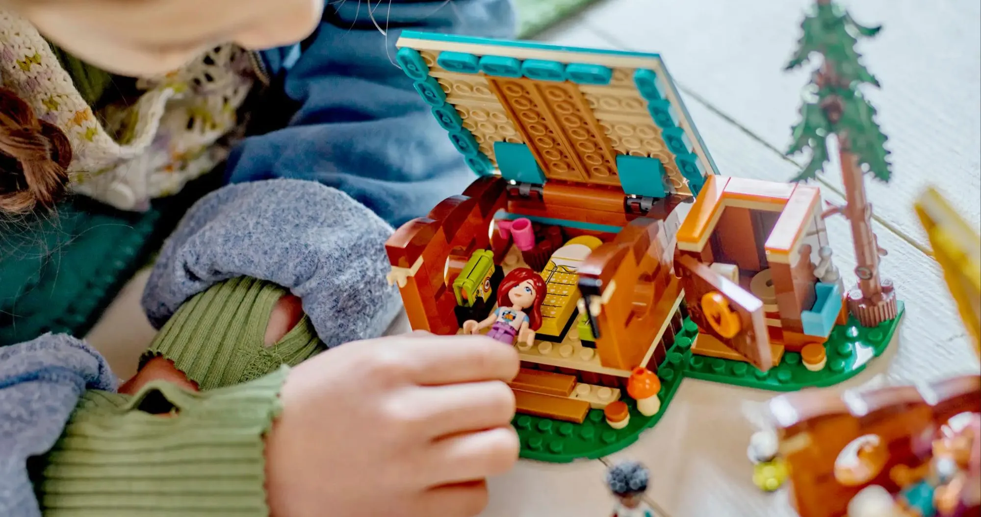 Конструктор LEGO Friends Adventure Camp Cozy Cabins (42624)