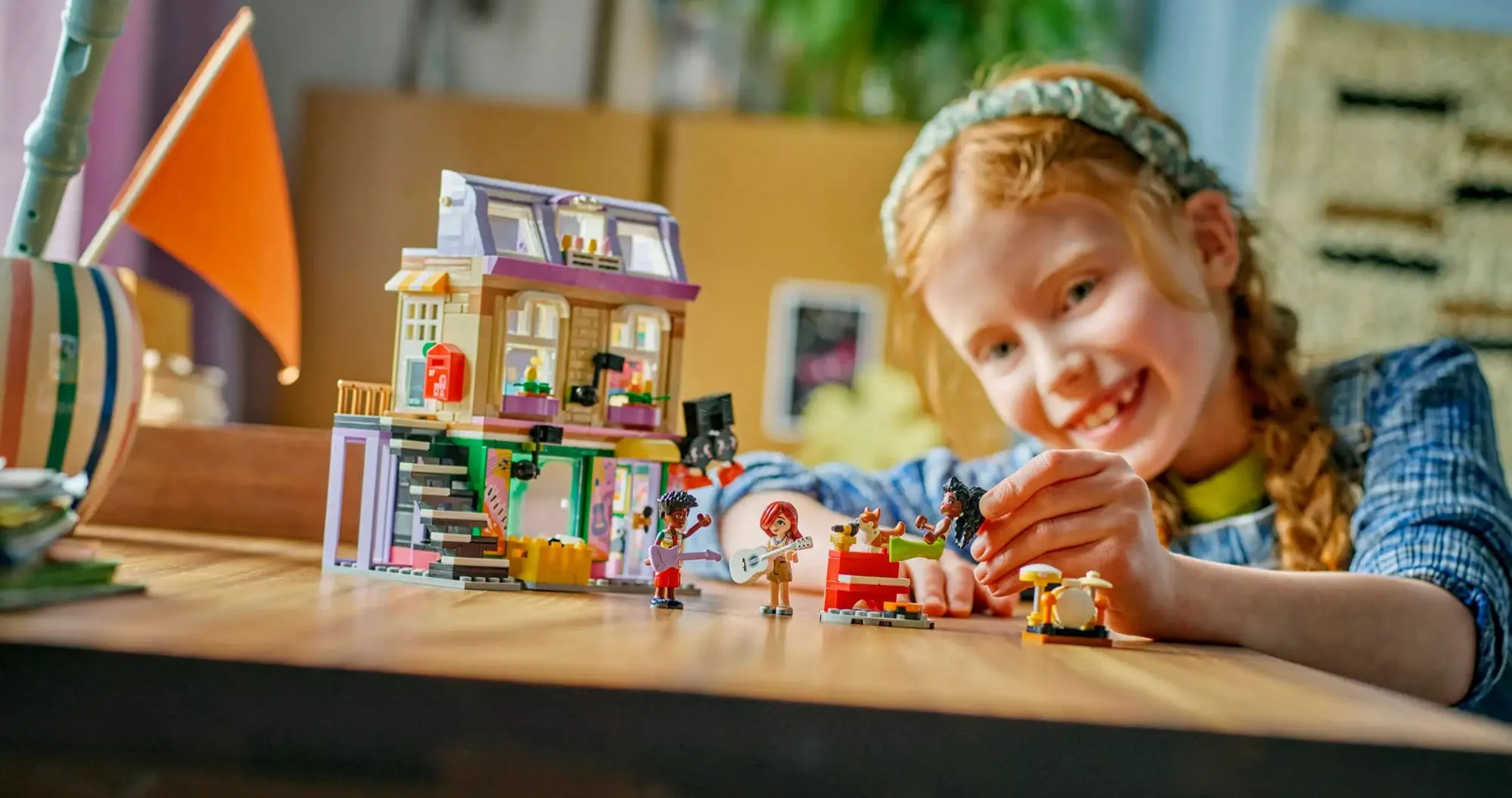 Конструктор LEGO Friends Music Store &amp; Apartment (42653)