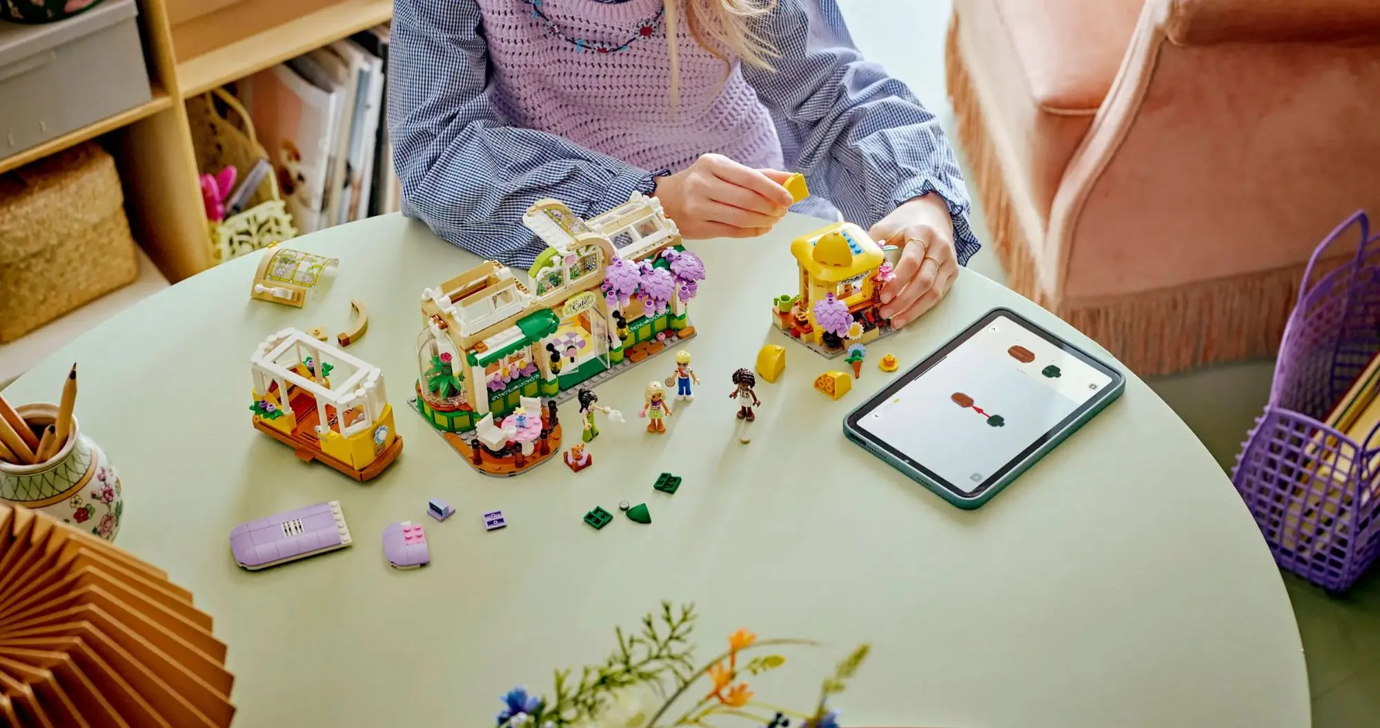 Конструктор LEGO Friends Plant Café &amp; Flower Shop (42671)