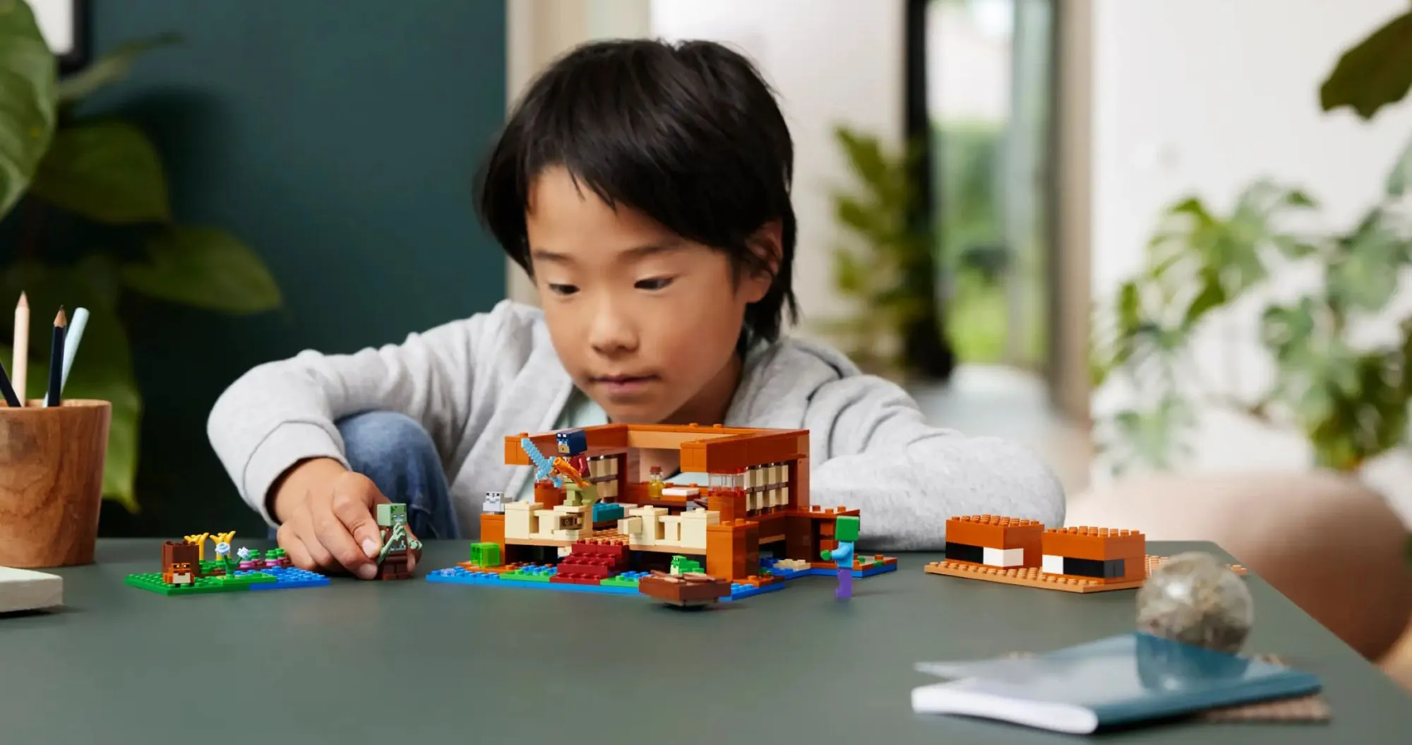 Конструктор LEGO Minecraft Будинок у формі жаби (21256)