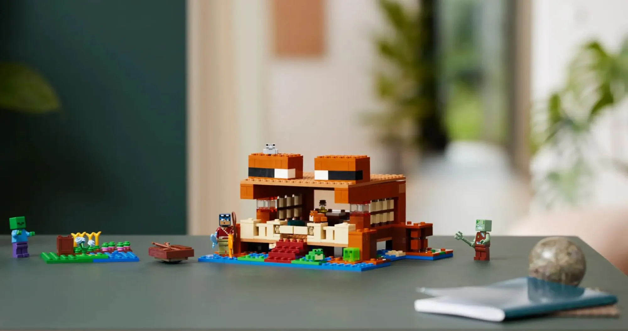 Конструктор LEGO Minecraft Будинок у формі жаби (21256)