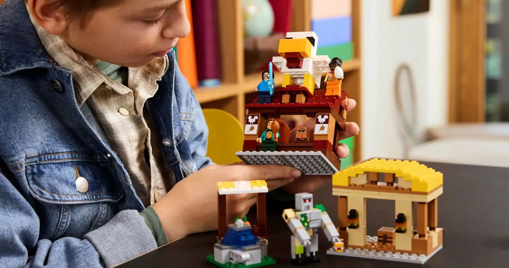 Конструктор LEGO Minecraft The Ghast Balloon Village Attack (21273)