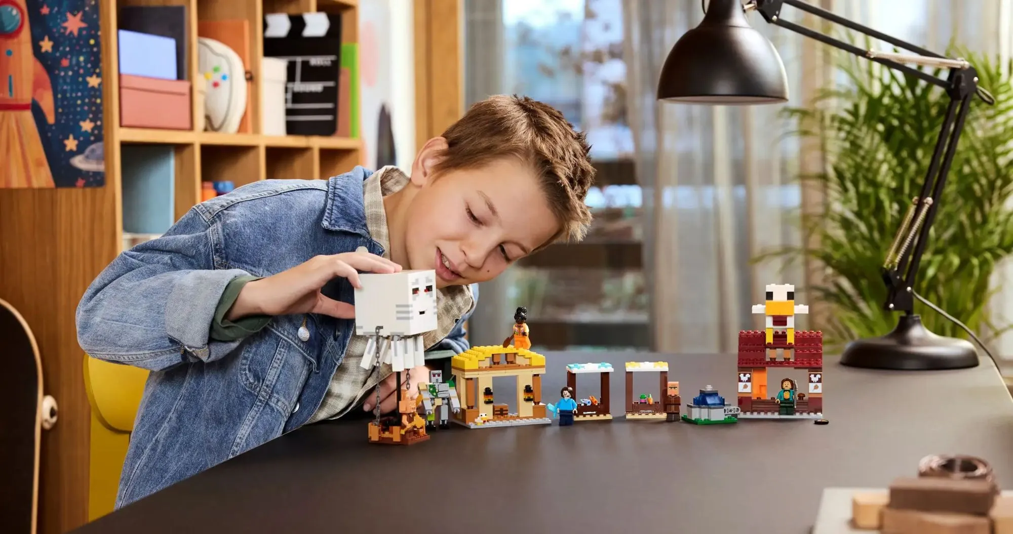 Конструктор LEGO Minecraft The Ghast Balloon Village Attack (21273)