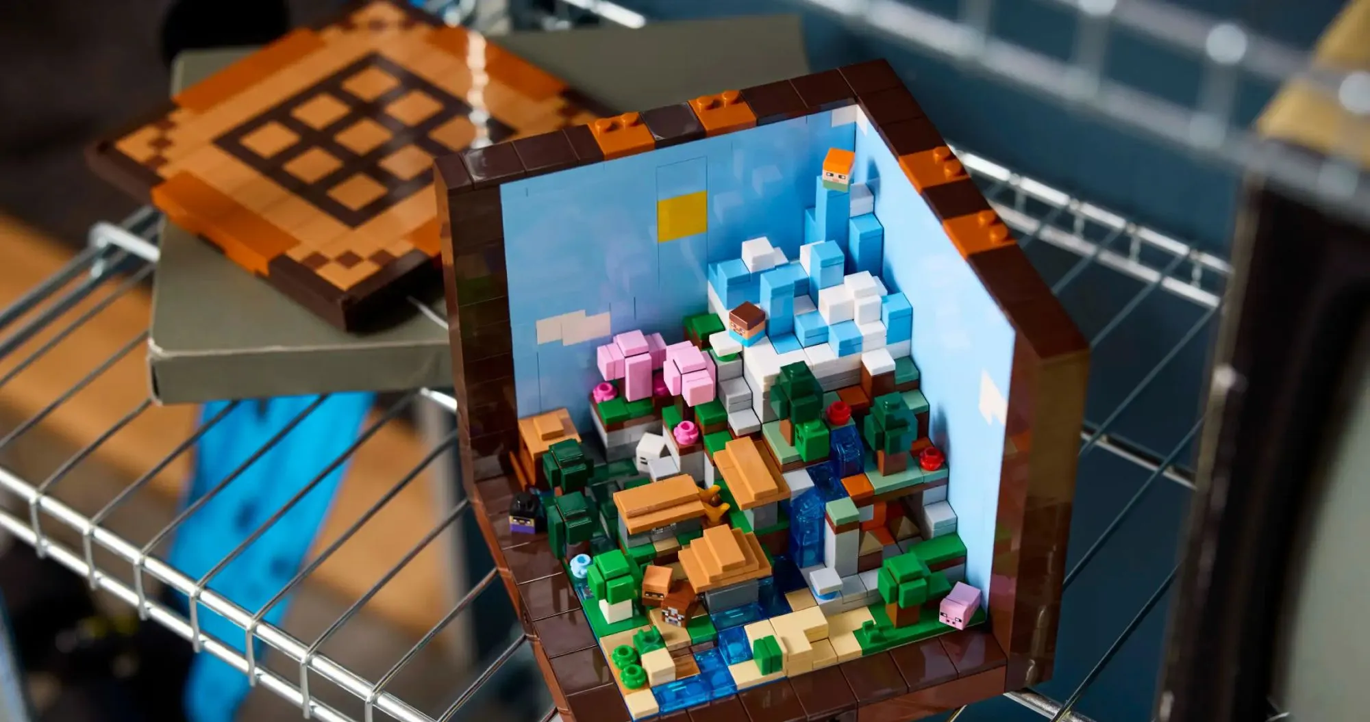 Конструктор LEGO Minecraft The Crafting Table (21265)