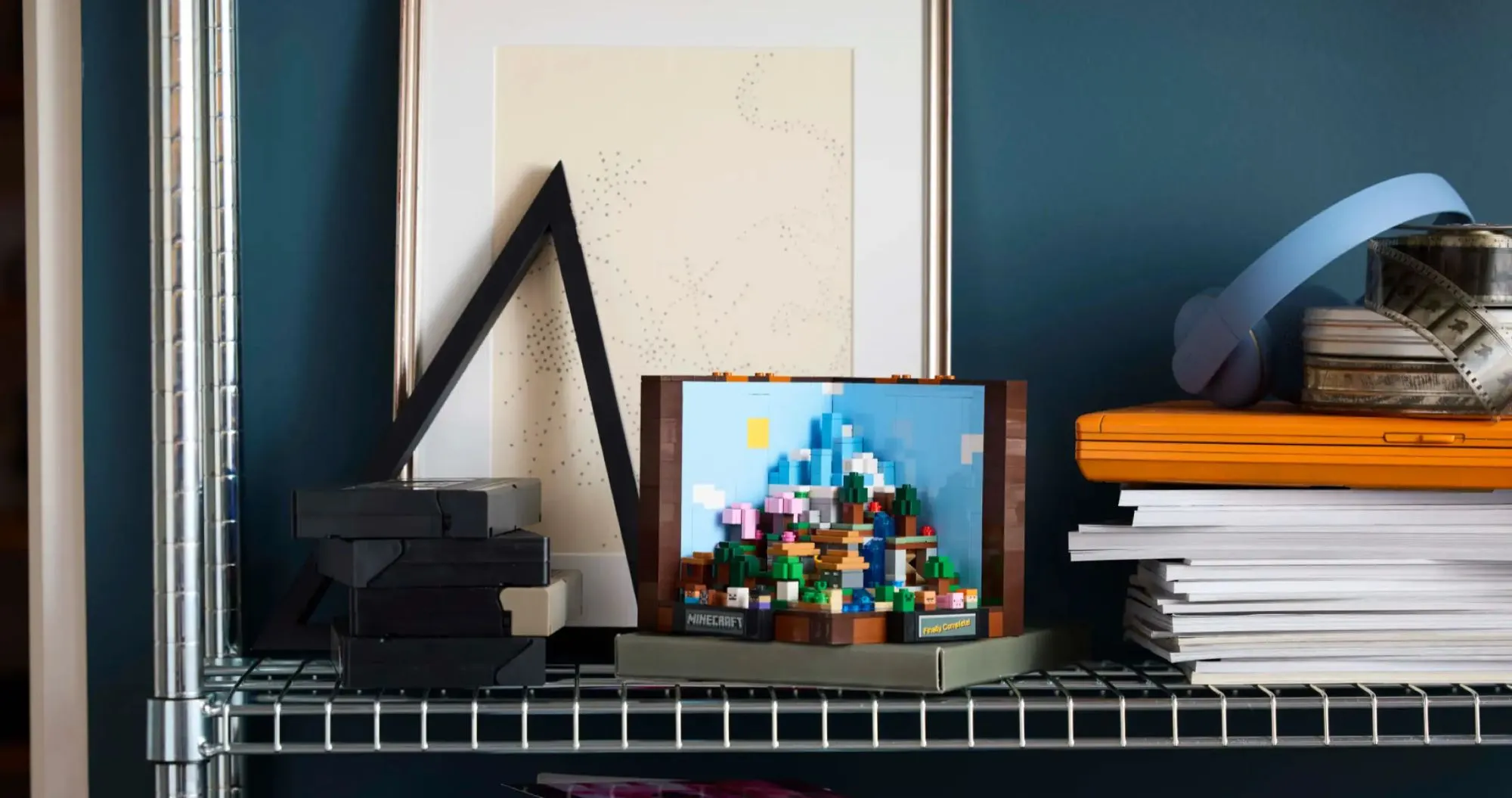 Конструктор LEGO Minecraft The Crafting Table (21265)