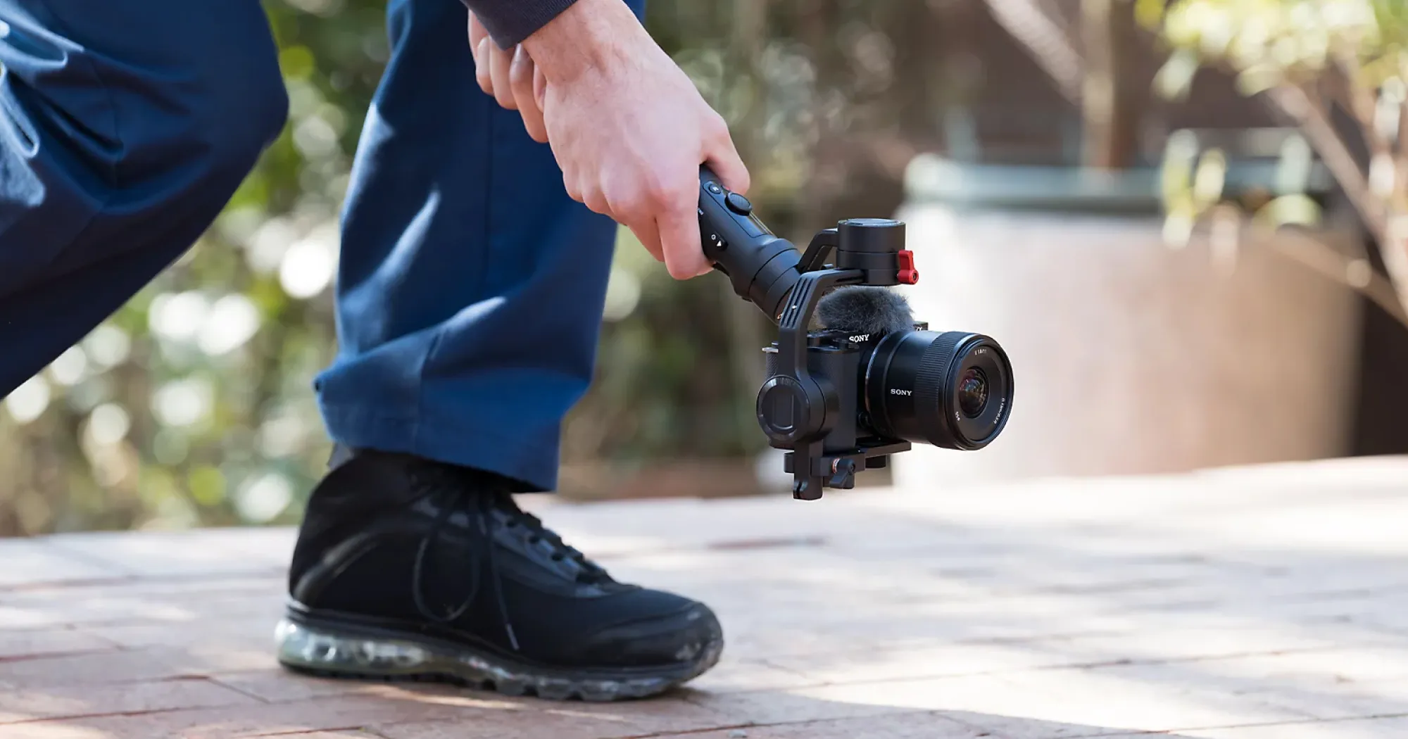 Широкоугольный объектив Sony E 11mm f/1.8 (SEL11F18.SYX) (Standard)