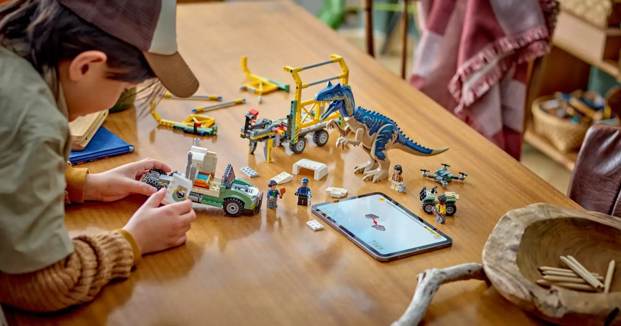Конструктор LEGO Jurassic World Миссии динозавров: Грузовик для перевозки аллозавра (76966)