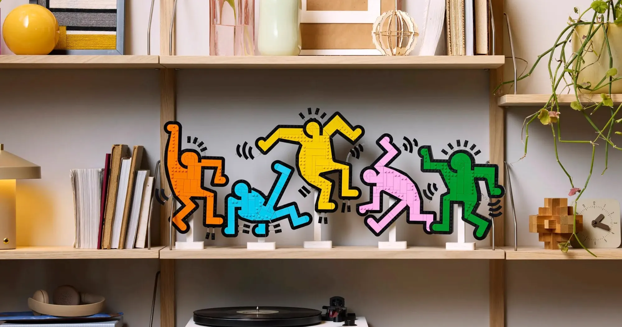 Конструктор LEGO Art Keith Haring – Dancing Figures (31216)