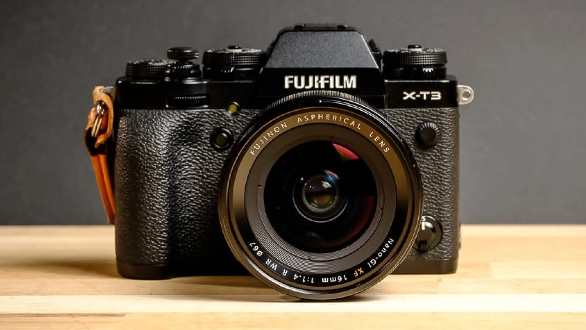 Широкоугольный объектив Fujifilm XF 16mm f/1.4 R WR (16463670) (Standard)