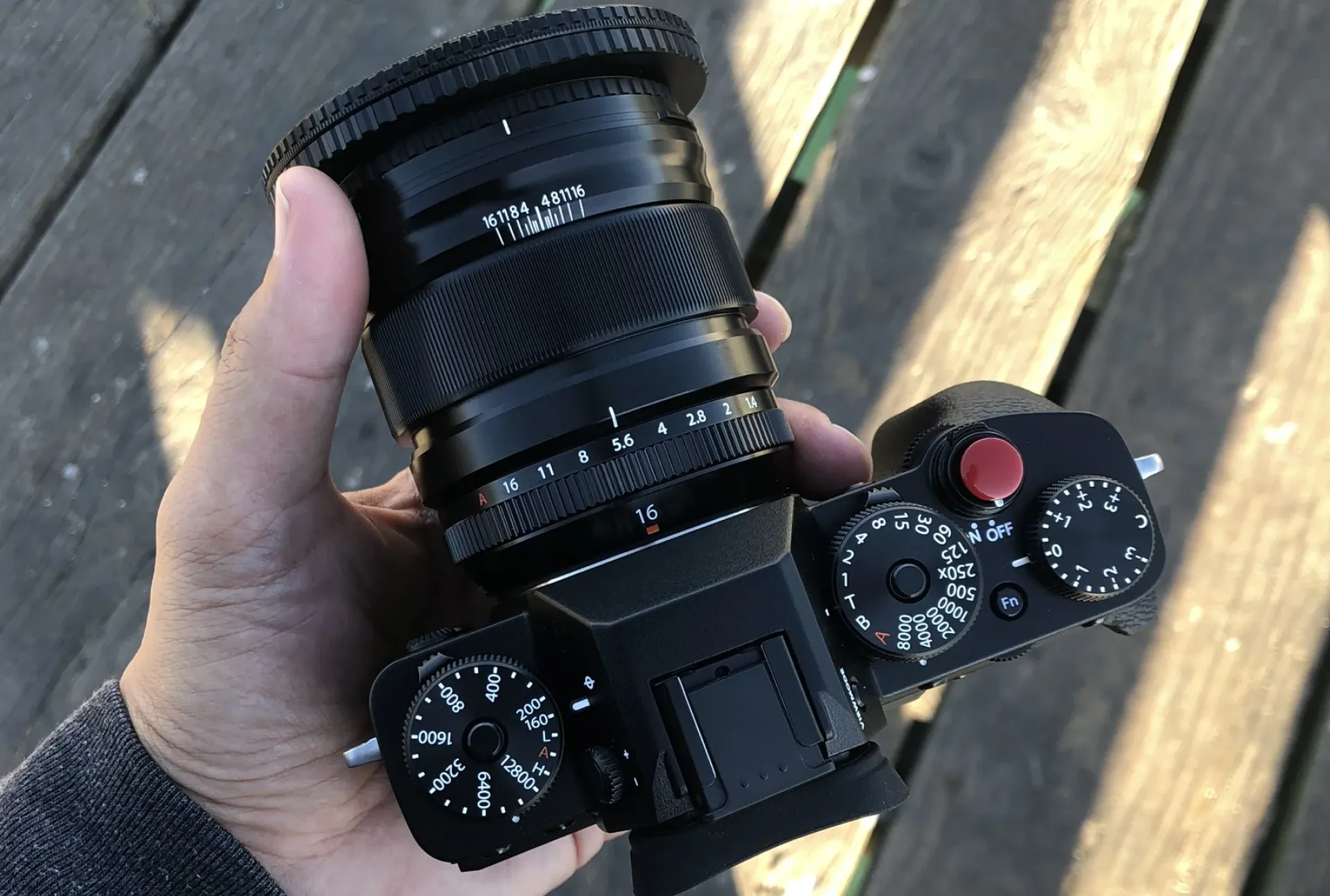 Широкоугольный объектив Fujifilm XF 16mm f/1.4 R WR (16463670) (Standard)