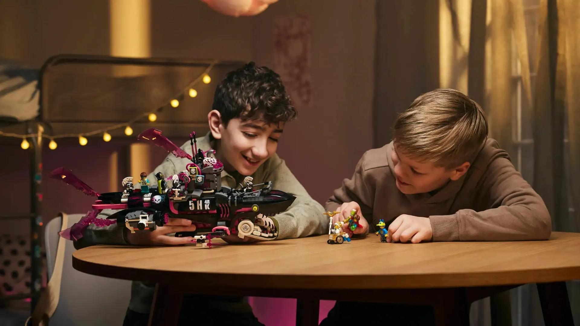 Конструктор LEGO DREAMZzz Ужасающая подлодка «Акула» (71500)