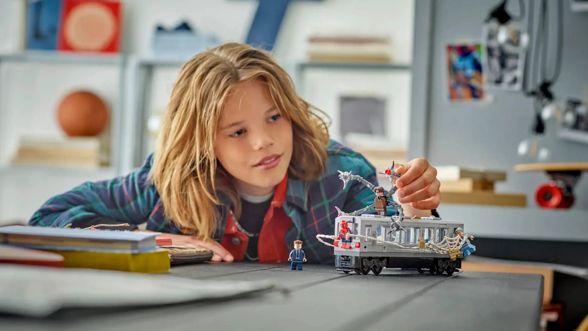 Конструктор LEGO Marvel Spider-Man vs. Doc Ock Subway Train Scene (76321)