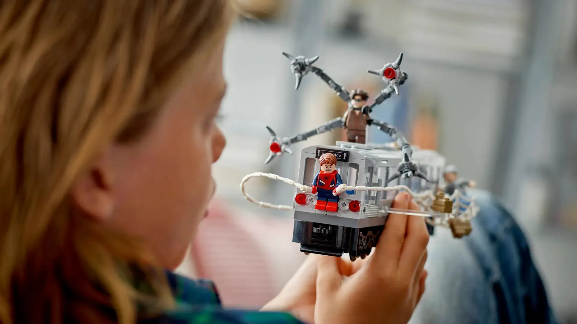 Конструктор LEGO Marvel Spider-Man vs. Doc Ock Subway Train Scene (76321)