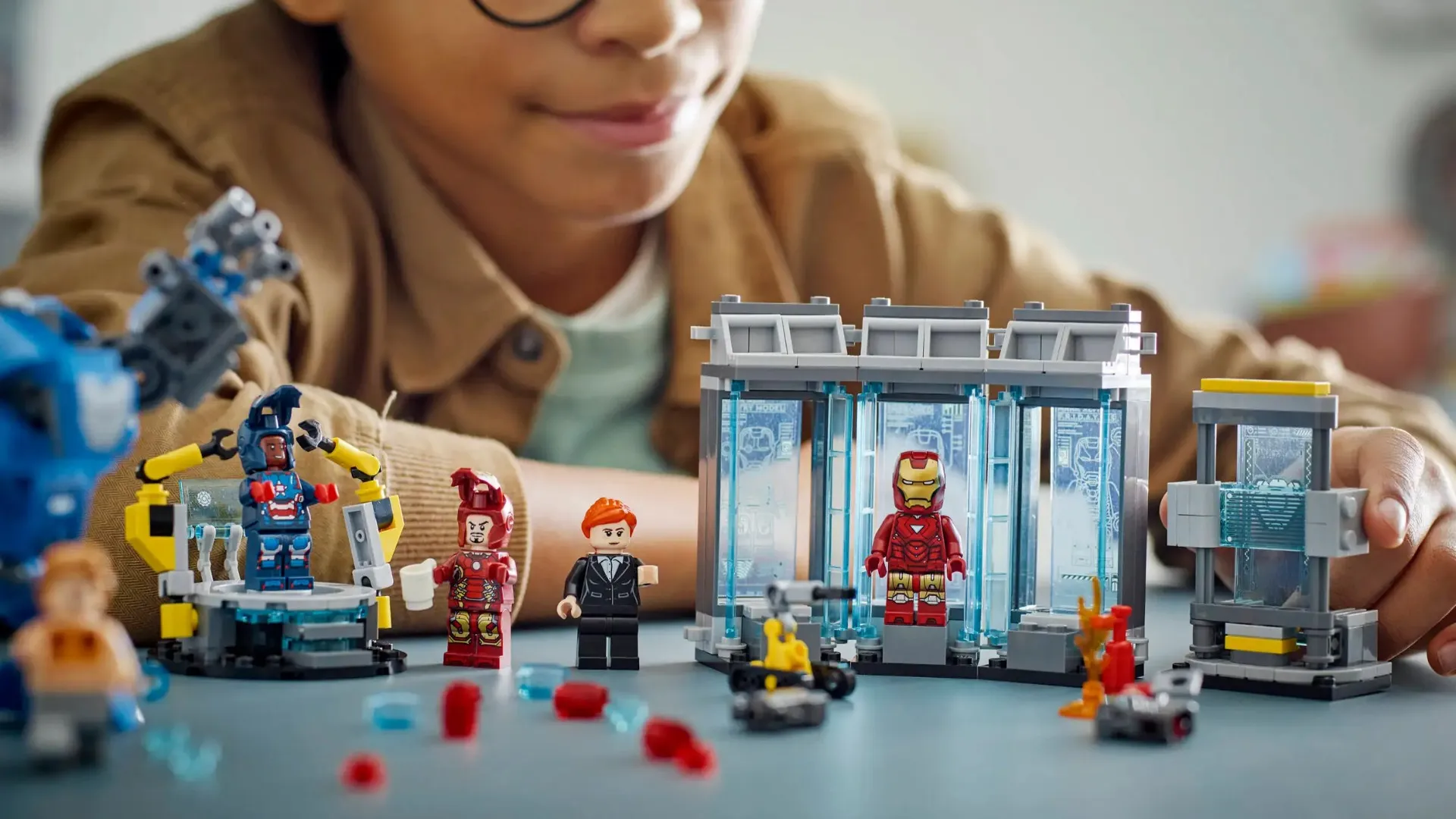 Конструктор LEGO Marvel Iron Man's Laboratory: Hall of Armor (76315)