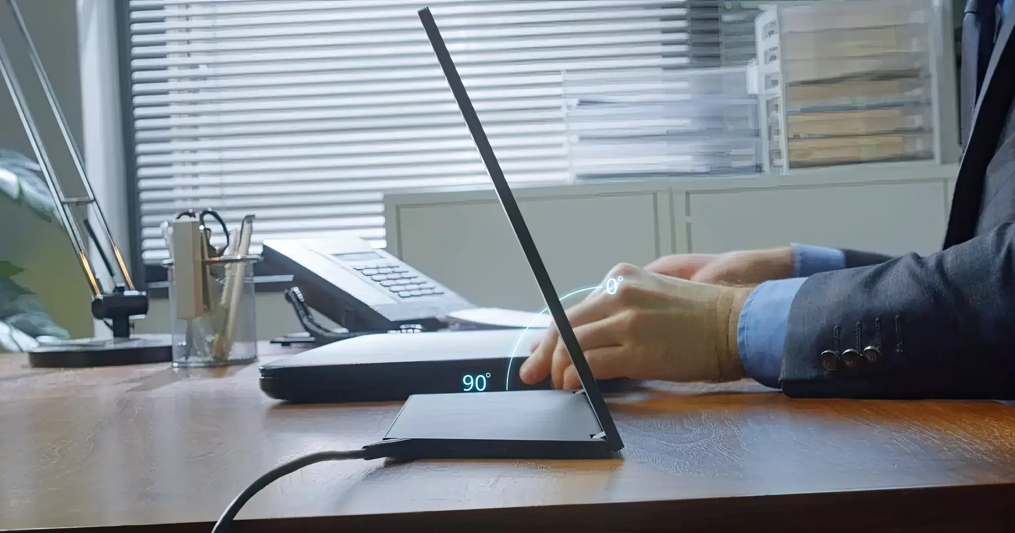 Портативний монітор Philips 15.6" IPS 75hz 16B1P3302D/00 (UA)