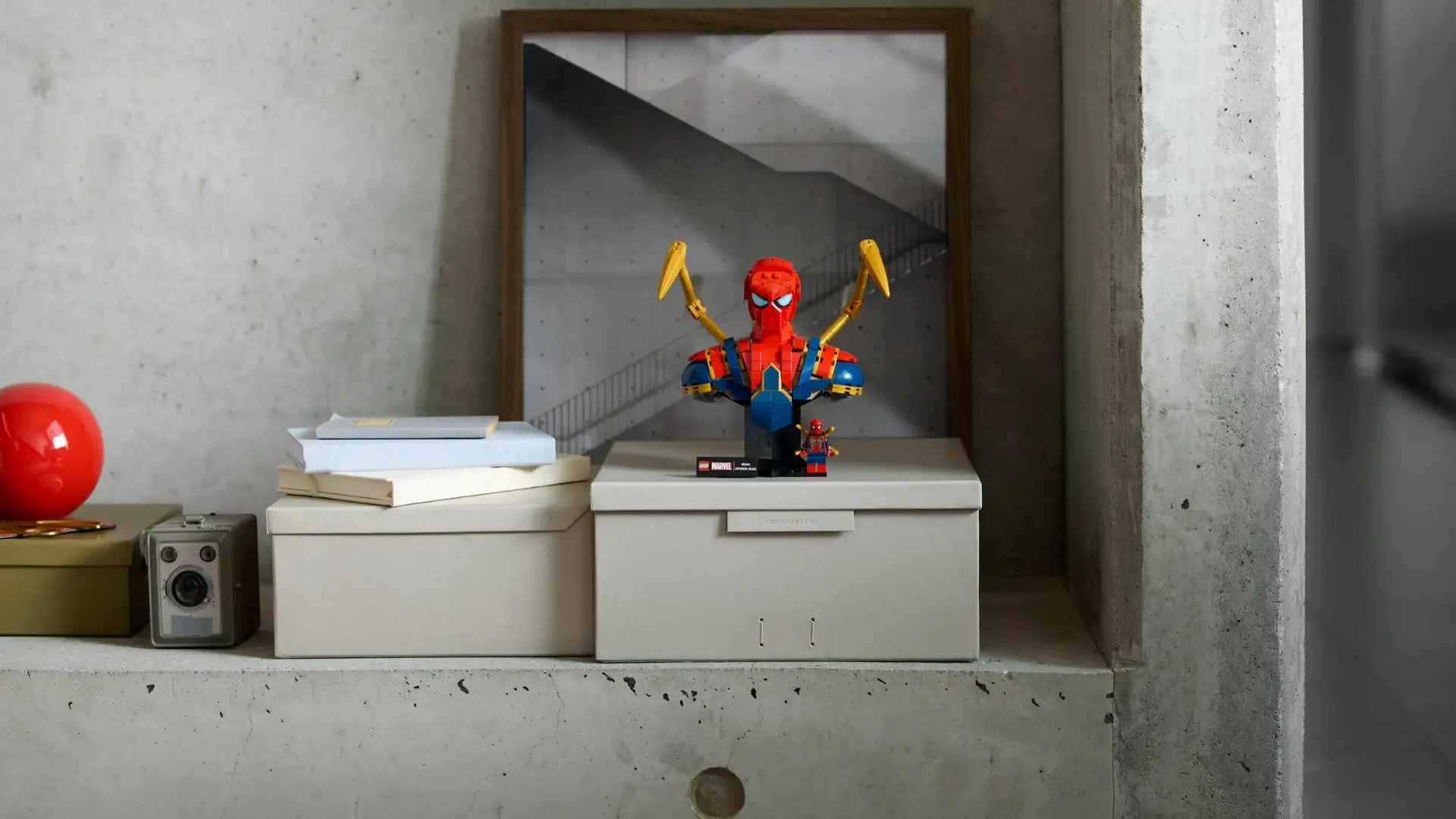 Конструктор LEGO Marvel Iron Spider-Man Bust (76326)