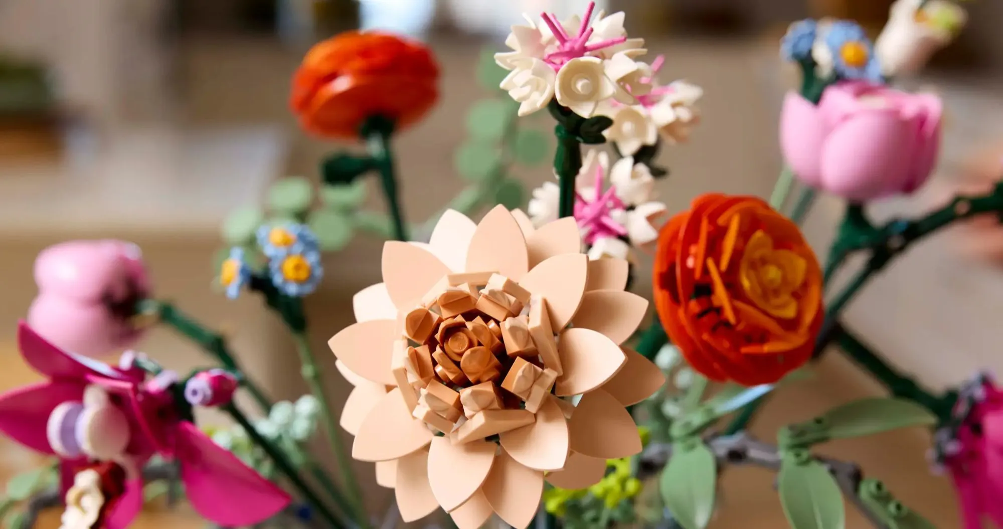 Конструктор LEGO Botanicals Pretty Pink Flower Bouquet (10342)